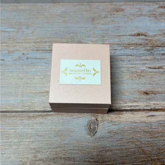 Nanette Lepore Heart Earrings NIB - Picture 4 of 4